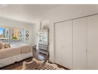 Photo #4: 20104622 Listing