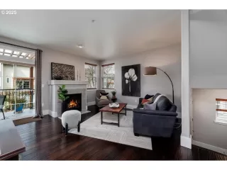 Photo #4: 201046861 Listing