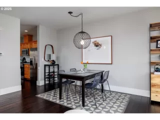 Photo #6: 201046861 Listing