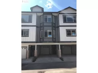 Photo #4: 20105372 Listing