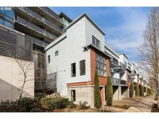 Photo #2: 20105567 Listing