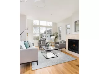 Photo #6: 20105567 Listing