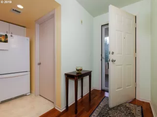 Photo #4: 20105842 Listing