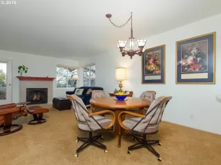 Photo #5: 20105842 Listing