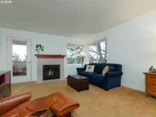 Photo #6: 20105842 Listing