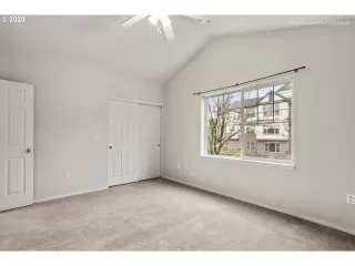 Photo #6: 20106412 Listing