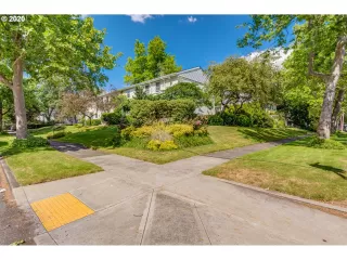 Photo #3: 20106703 Listing