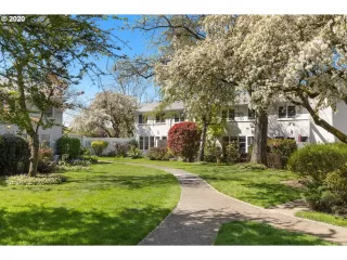 Photo #5: 20106703 Listing