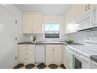 Photo #1: 20106786 Listing