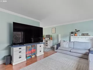 Photo #2: 20107020 Listing