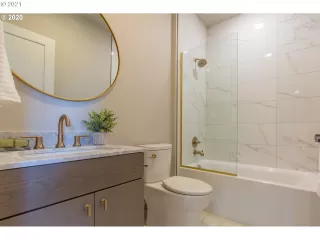 Photo #2: 20107336 Listing