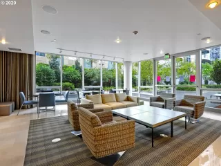 Photo #5: 20109068 Listing