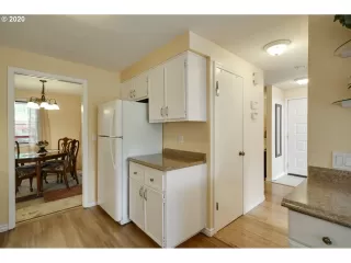 Photo #4: 20110003 Listing