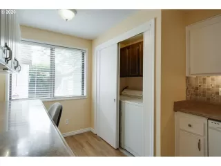 Photo #5: 20110003 Listing