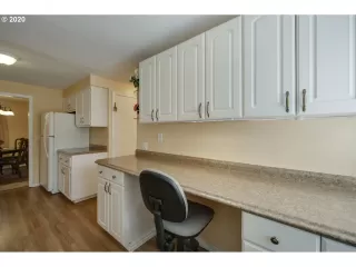 Photo #6: 20110003 Listing