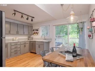 Photo #5: 20111036 Listing 