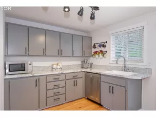 Photo #6: 20111036 Listing 