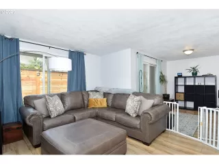 Photo #3: 20111346 Listing