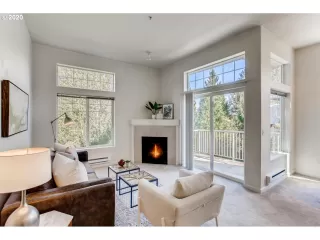 Photo #4: 20111362 Listing