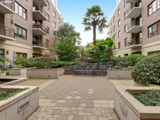 Photo #6: 20111586 Listing