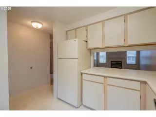 Photo #4: 20111748 Listing