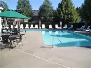 Photo #5: 20112749 Listing