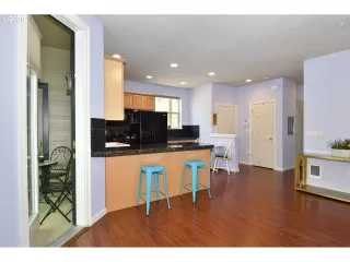 Photo #2: 20114745 Listing