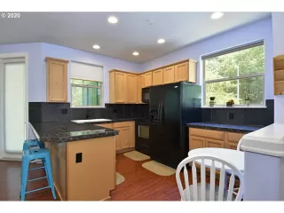 Photo #4: 20114745 Listing