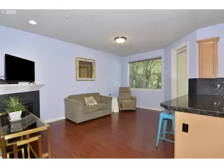 Photo #6: 20114745 Listing