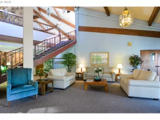 Photo #6: 20114989 Listing