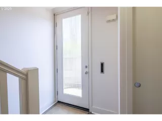 Photo #2: 20115148 Listing