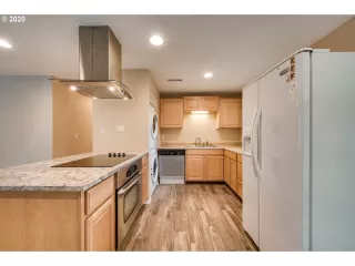 Photo #4: 20115212 Listing 