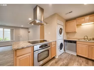 Photo #5: 20115212 Listing 