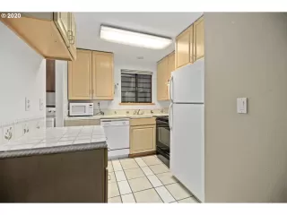 Photo #6: 20115420 Listing