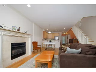 Photo #6: 20115980 Listing 
