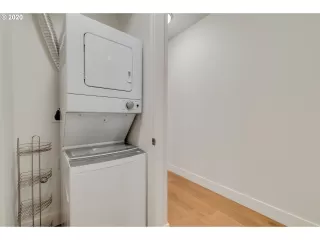 Photo #5: 20116707 Listing