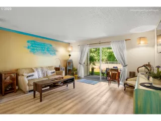 Photo #5: 20116910 Listing