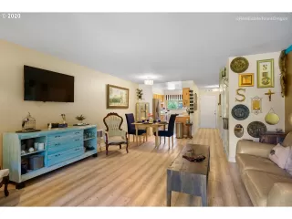 Photo #6: 20116910 Listing