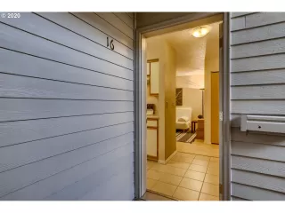 Photo #2: 20117246 Listing