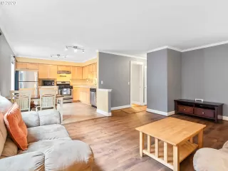 Photo #2: 20117549 Listing