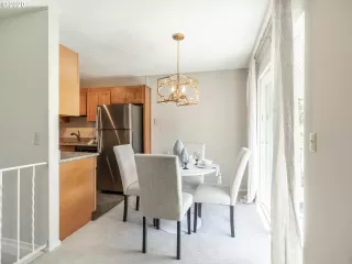 Photo #5: 20117609 Listing 