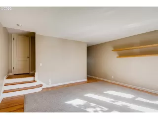 Photo #4: 20117791 Listing