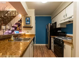 Photo #5: 20117984 Listing