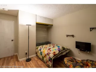 Photo #6: 20117984 Listing