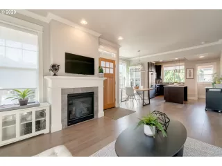 Photo #3: 20118349 Listing