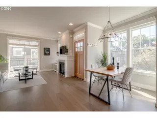Photo #4: 20118349 Listing