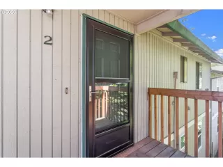 Photo #2: 20118539 Listing