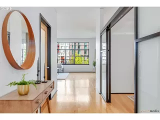 Photo #1: 20118641 Listing 