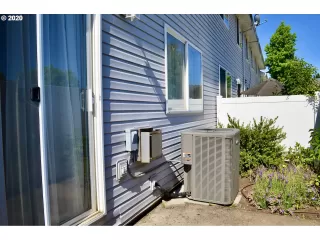 Photo #6: 20118785 Listing