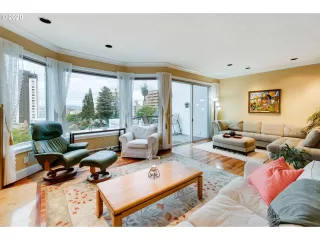 Photo #6: 20119172 Listing